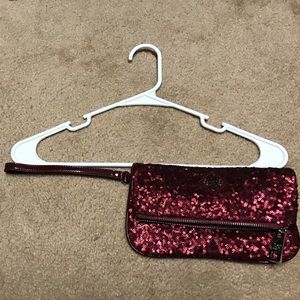 Simply Vera -Vera Wang wristlet clutch