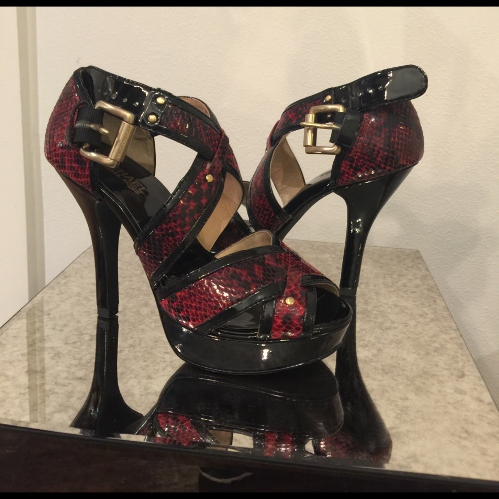 Never worn Michael Kors heels