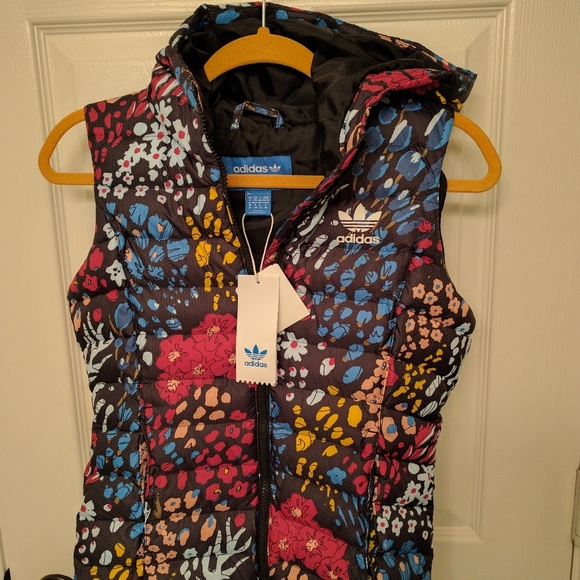Adidas Originals padded vest. NWT - Picture 2 of 5