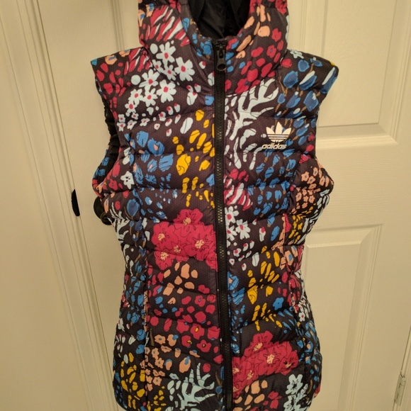 Adidas Originals padded vest. NWT - Picture 3 of 5