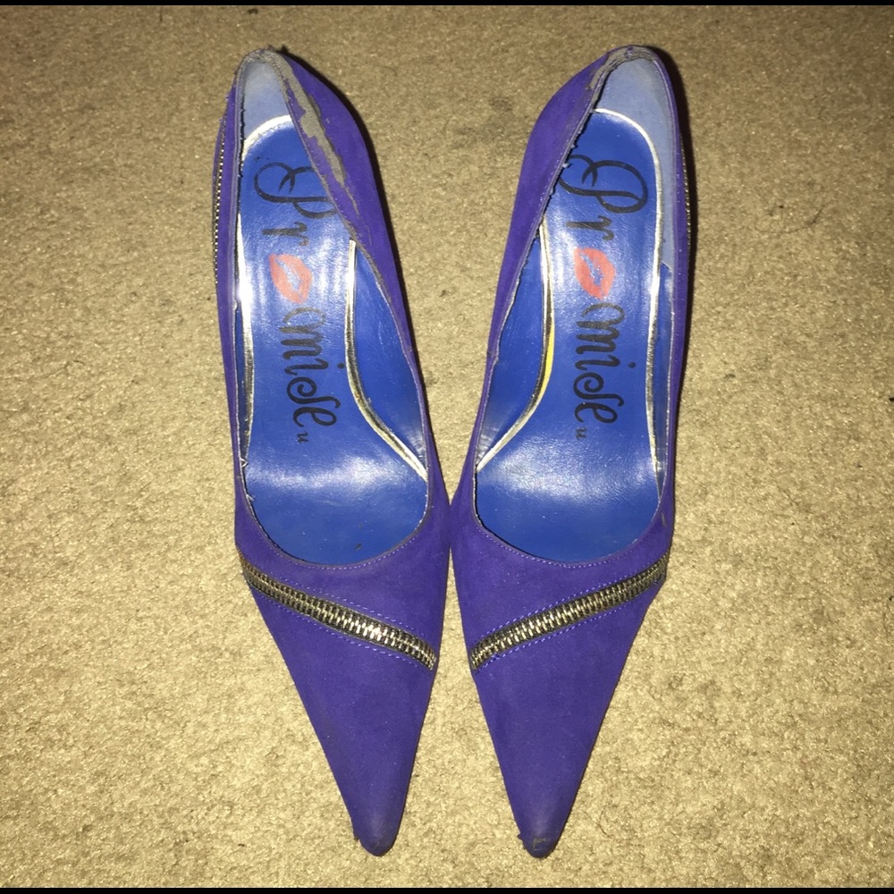 Shoes - Picture 3 of 8