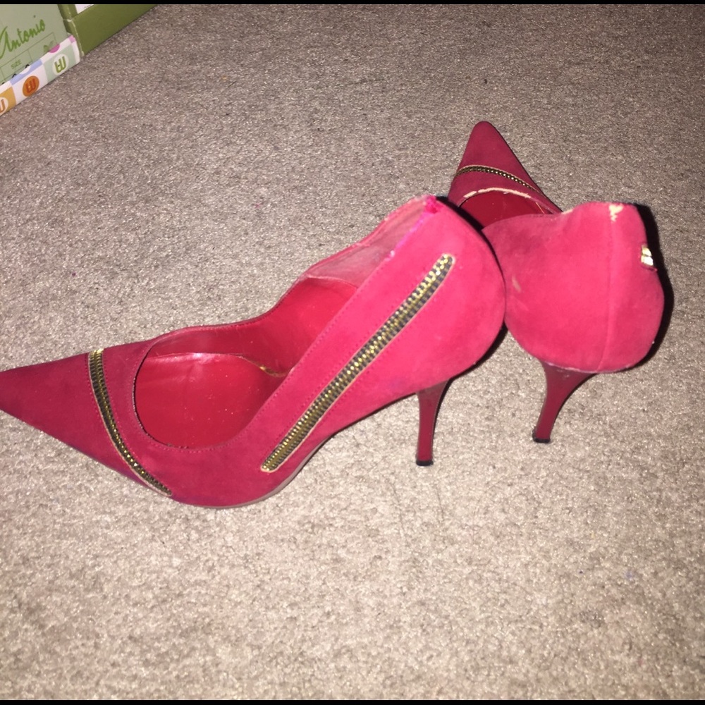 Shoes - Picture 6 of 8