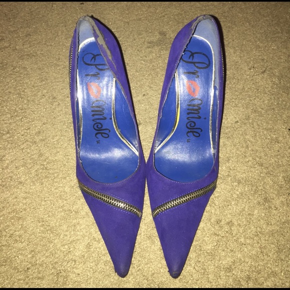 Shoes - Picture 3 of 8