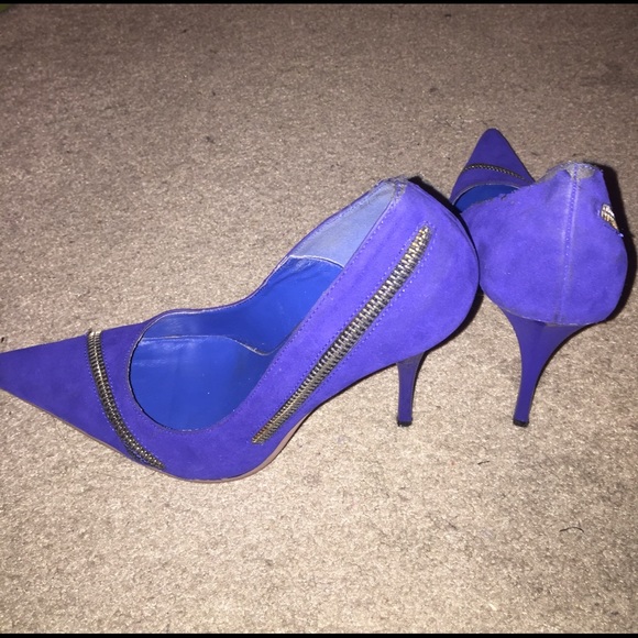 Shoes - Picture 7 of 8