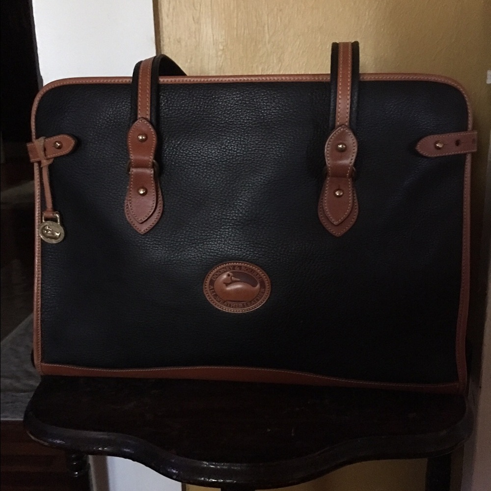 Large Dooney & Burke organizer/handbag !
