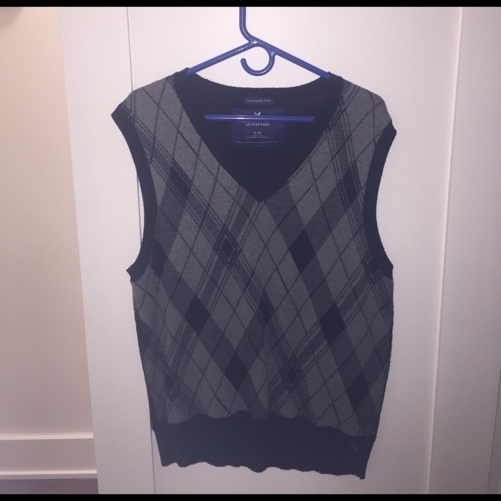 American Eagle sleeveless sweater vest