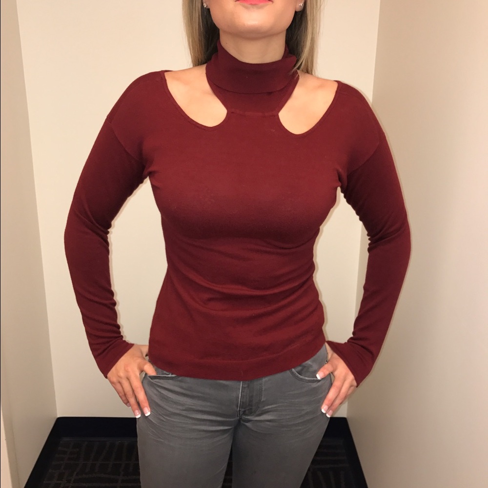 Victoria's Secret cold shoulder turtleneck size M