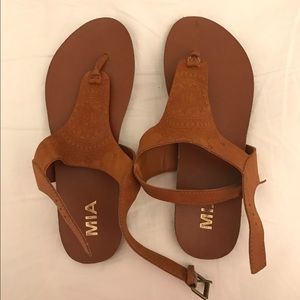Mia sandals