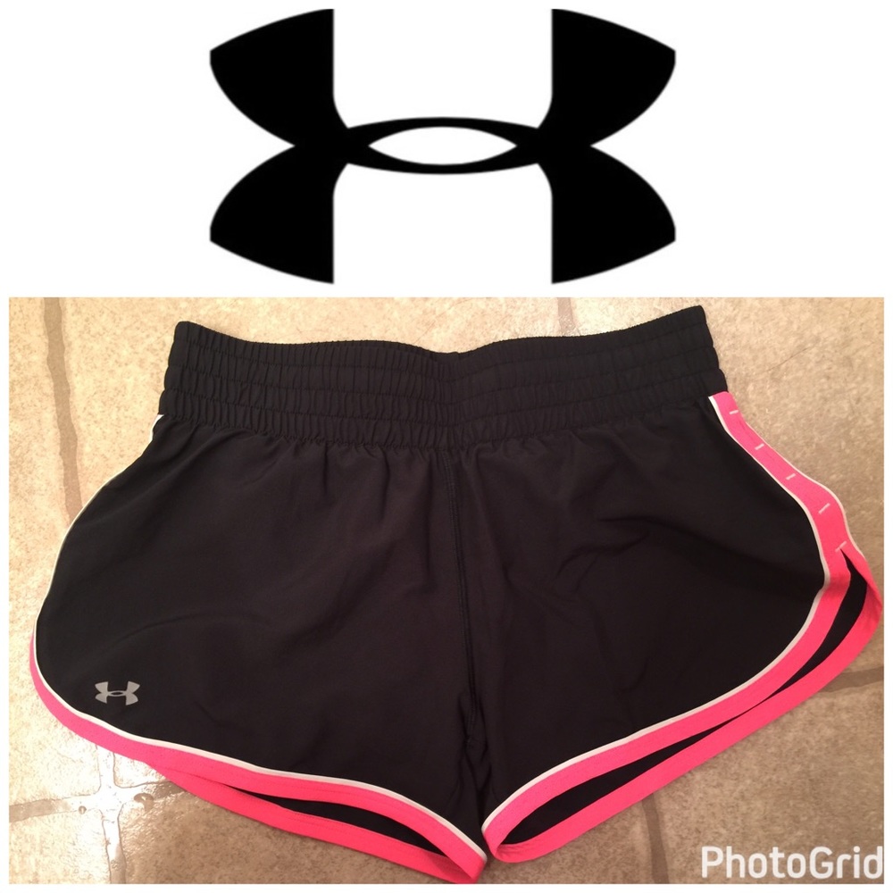 ๐ฅSOLD๐ฅ๐2X Host Pick๐Womens Under Armour Shorts - Picture 1 of 6