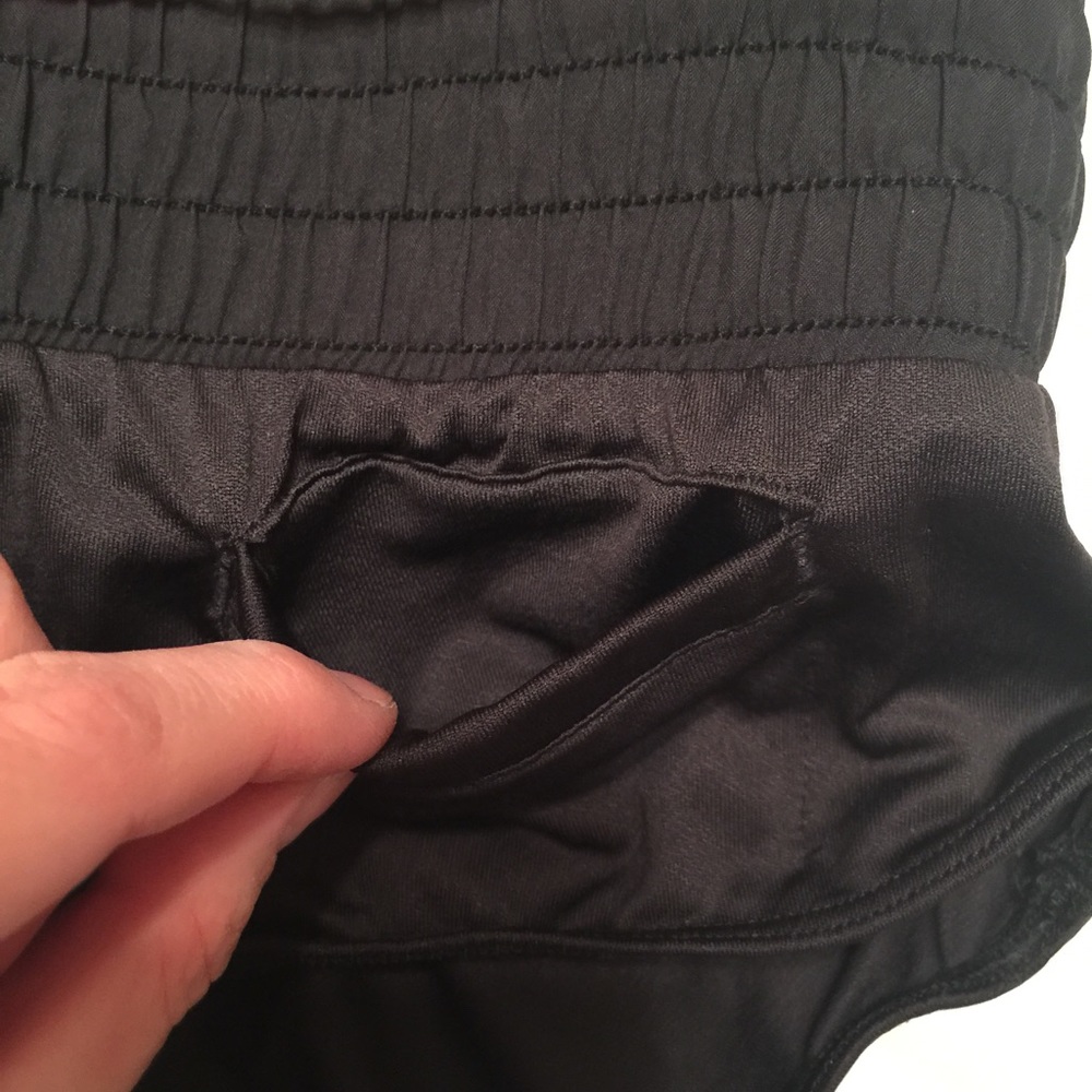 ๐ฅSOLD๐ฅ๐2X Host Pick๐Womens Under Armour Shorts - Picture 6 of 6