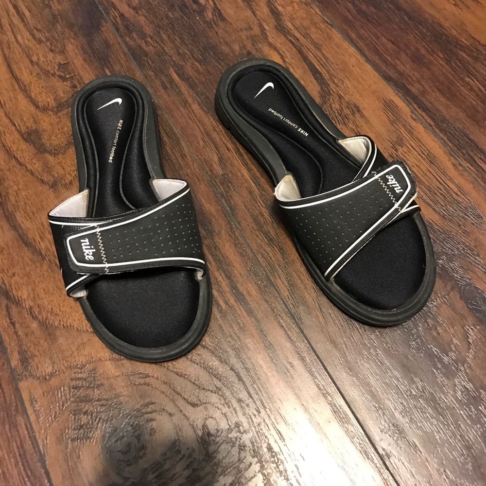 Nike slides