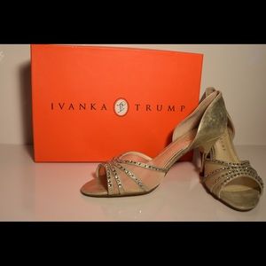 Ivanka Trump Nola Pump-New