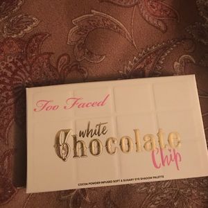 White chocolatier chip palette