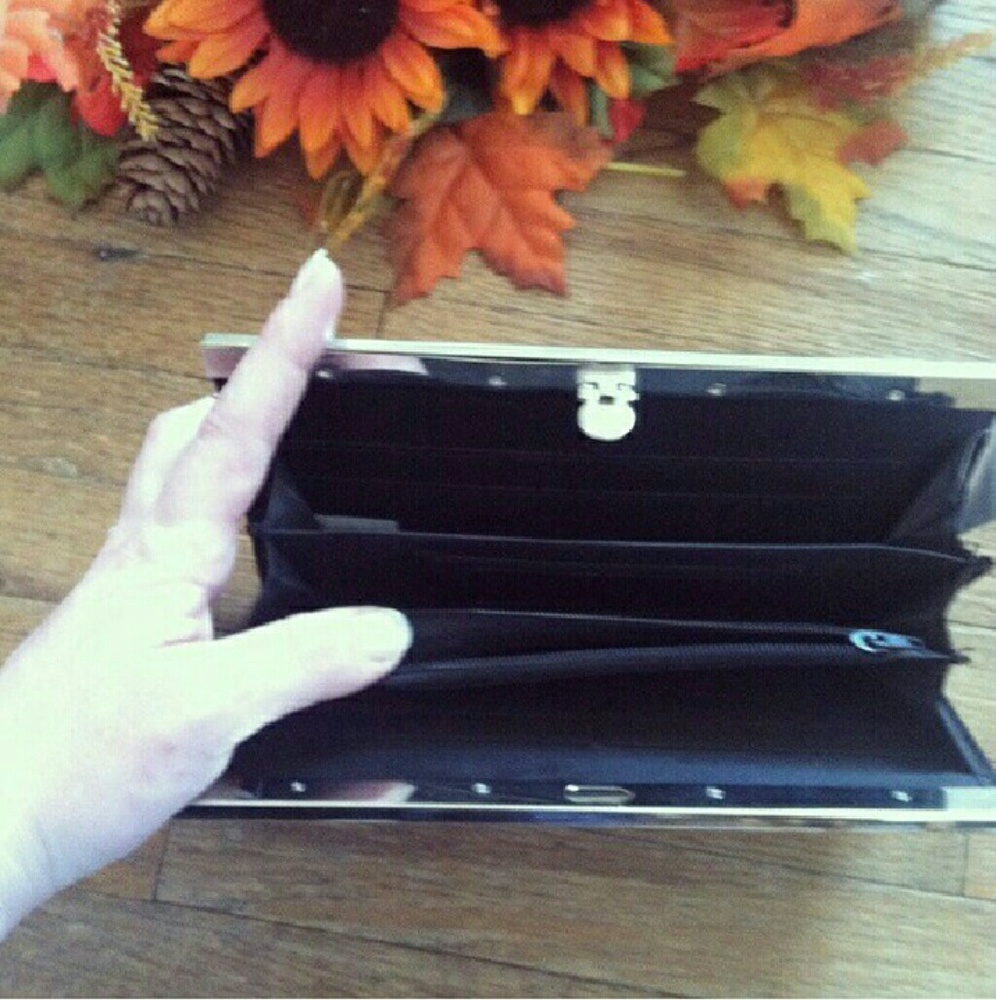 Bundle Wallets!! - Picture 2 of 3