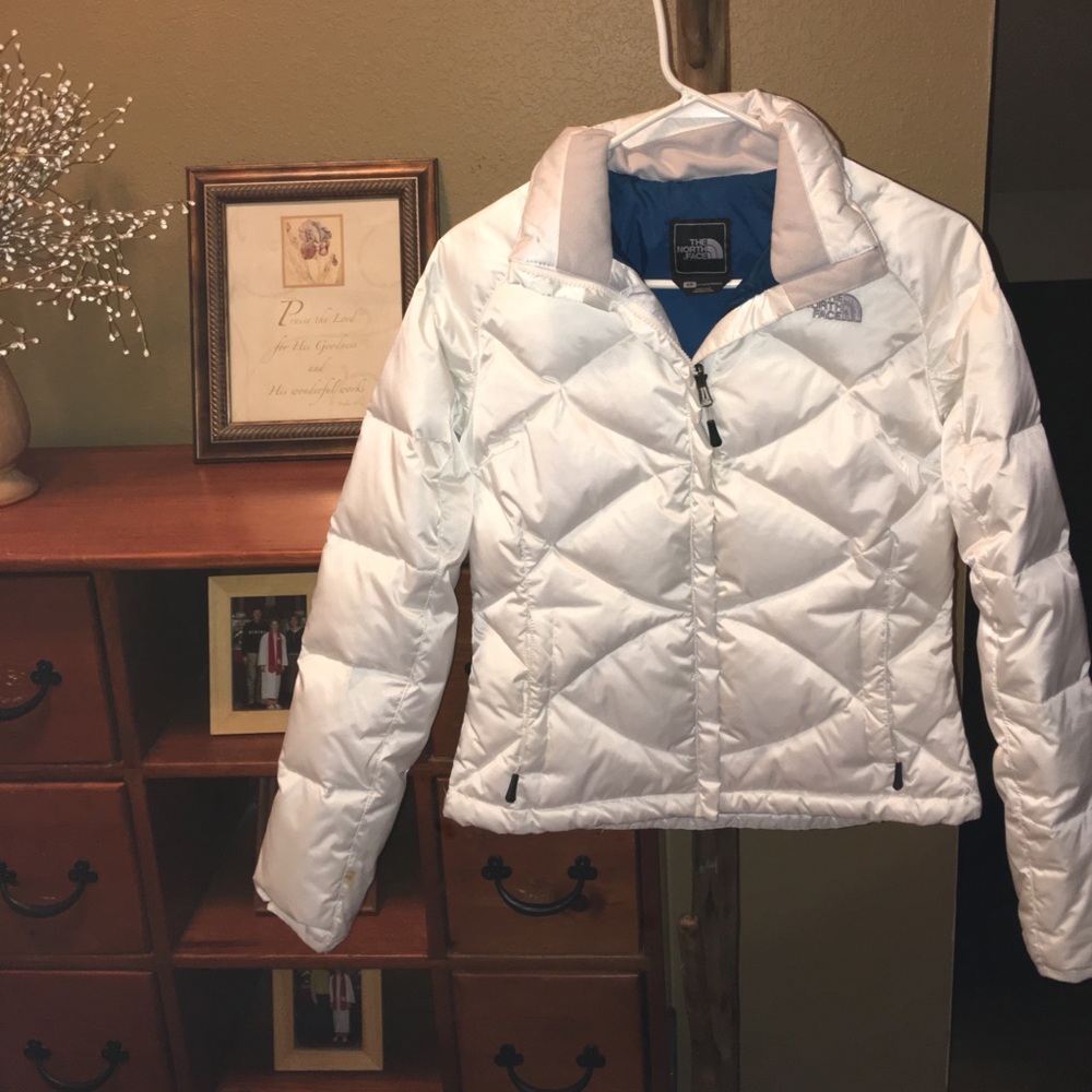 ☁️ Puffy White North Face Winter Jacket☁️