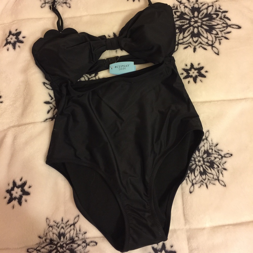 NEW WITH TAGS Black Cutout One Piece Swimsuit