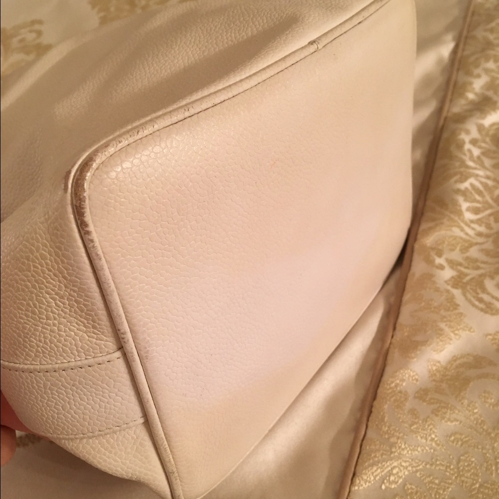 SOLD🙌🏽 Vintage Chanel Hobo Bag - Picture 3 of 4