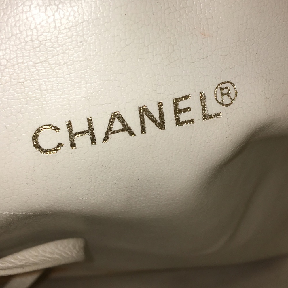 SOLD🙌🏽 Vintage Chanel Hobo Bag - Picture 4 of 4
