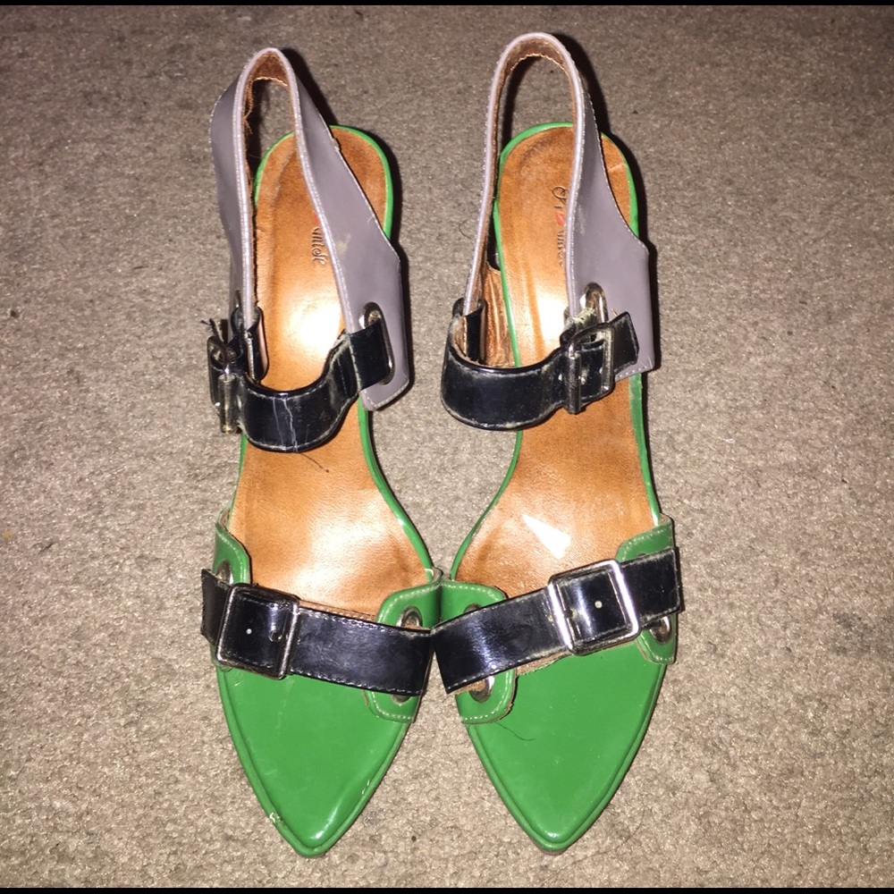 Shoes - Picture 2 of 4