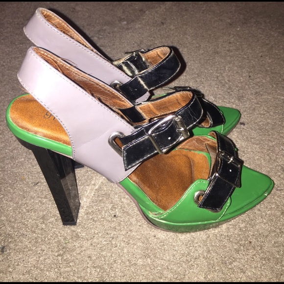 Shoes - Picture 3 of 4