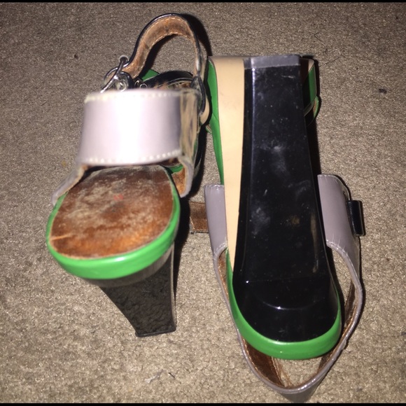 Shoes - Picture 4 of 4