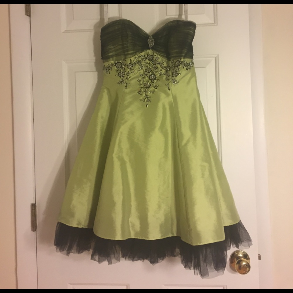 Alfred Angelo black and green Prom/Ball dress.