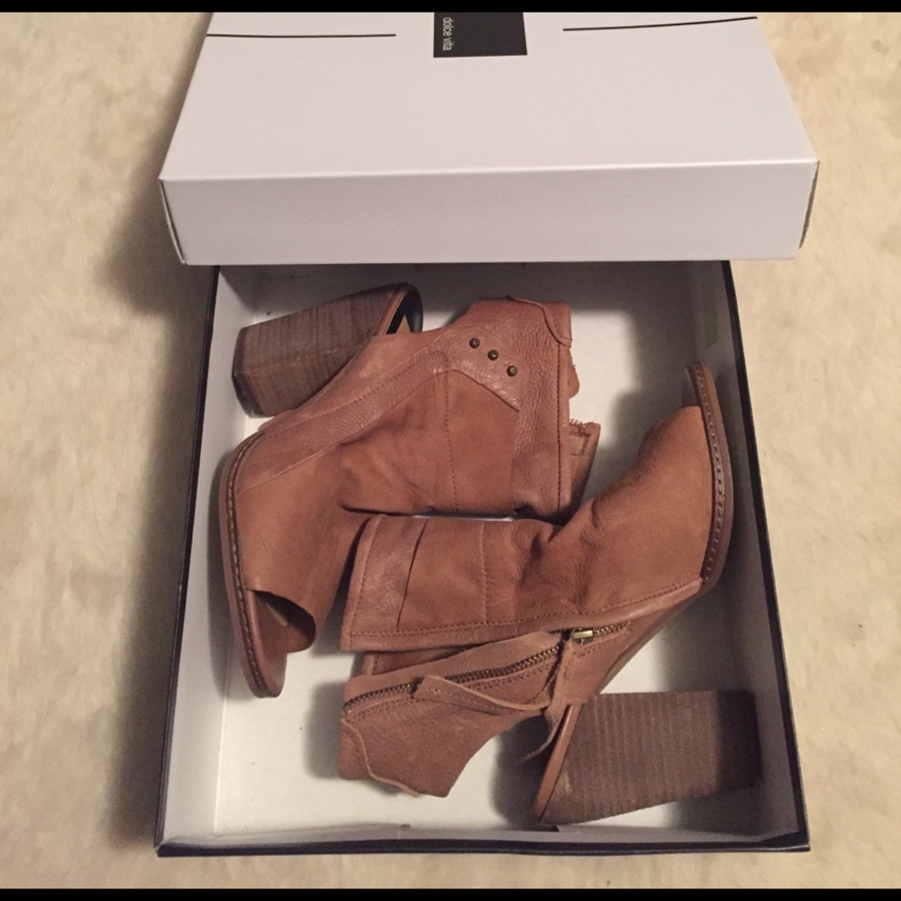Dolce Vita Niki booties