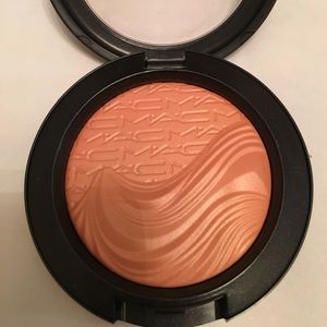 MAC - extra dimension blush MAC - extra dimension blush