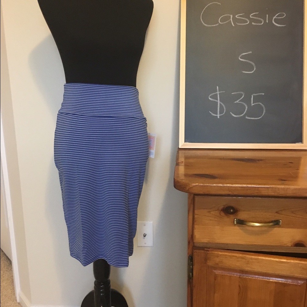 LuLaRoe Cassie skirt size small