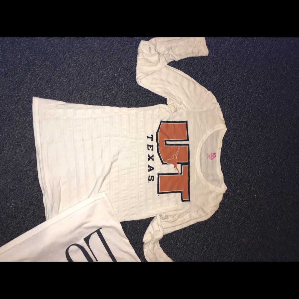 2 blouses - Picture 2 of 4