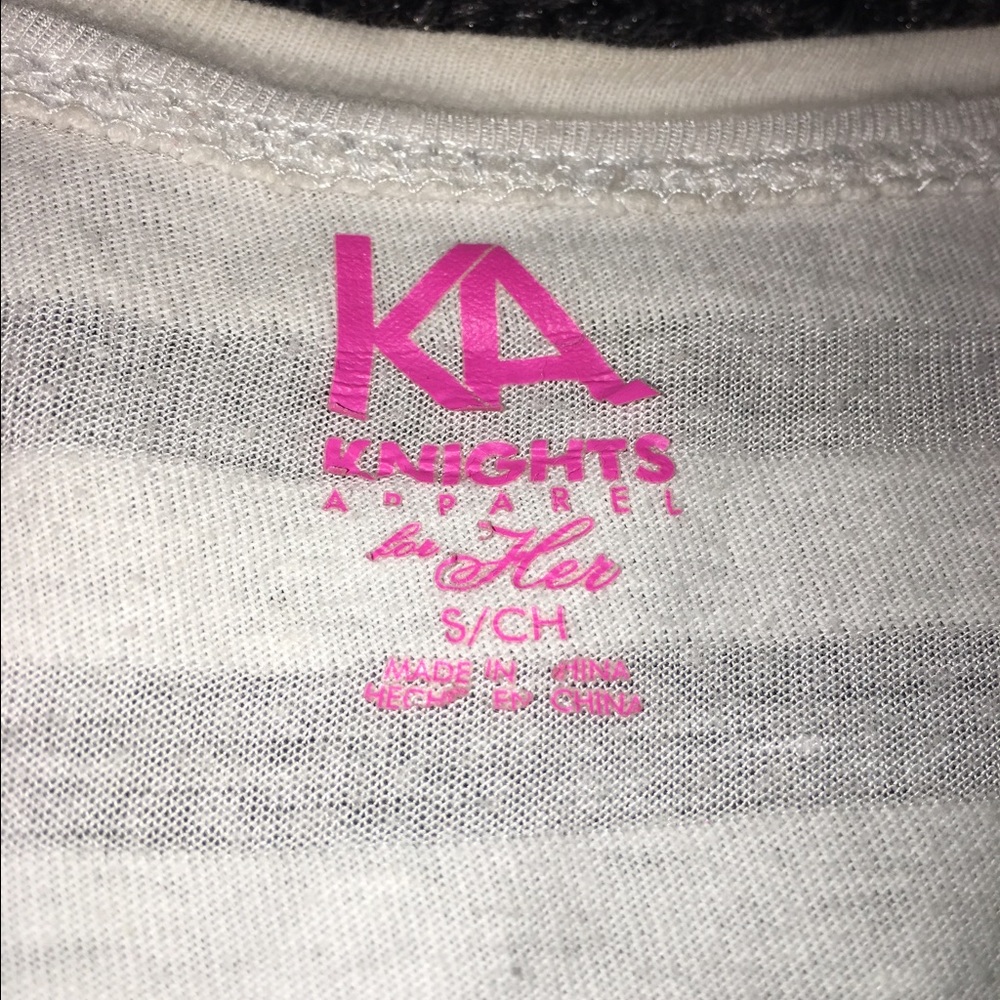 2 blouses - Picture 3 of 4