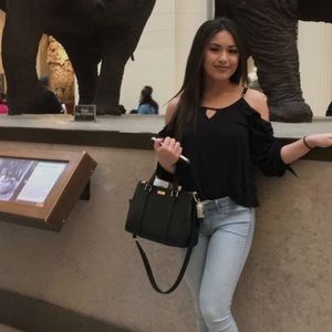 Meet your Posher, Julianna faye