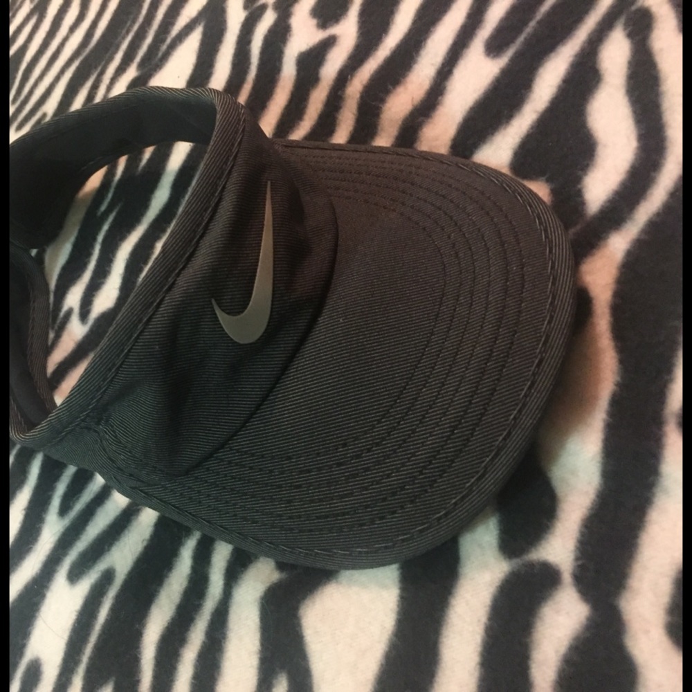 MUST GO 🎊🎉Dri fit Nike visor