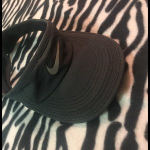 MUST GO 🎊🎉Dri fit Nike visor