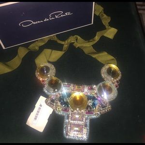 Oscar de la Renta gorgeous necklace