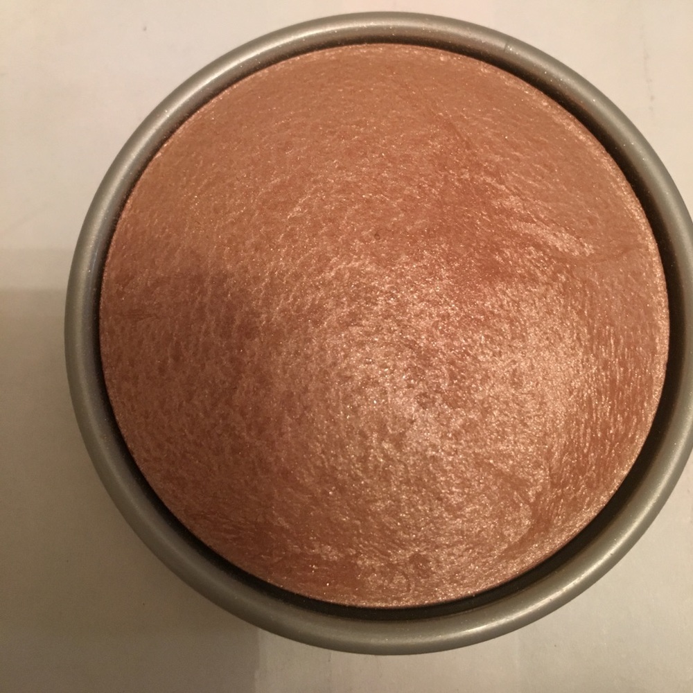 Stila - rose gold highlighter