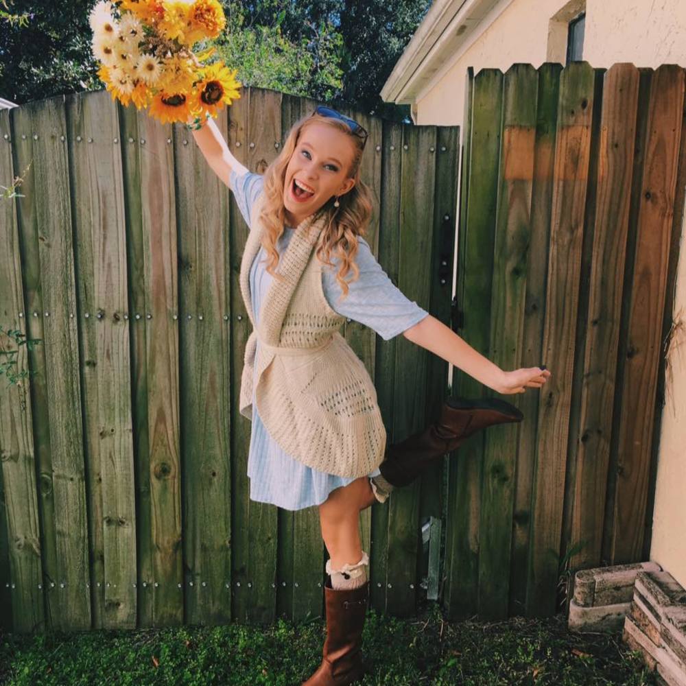 Meet your Posher, Danielle