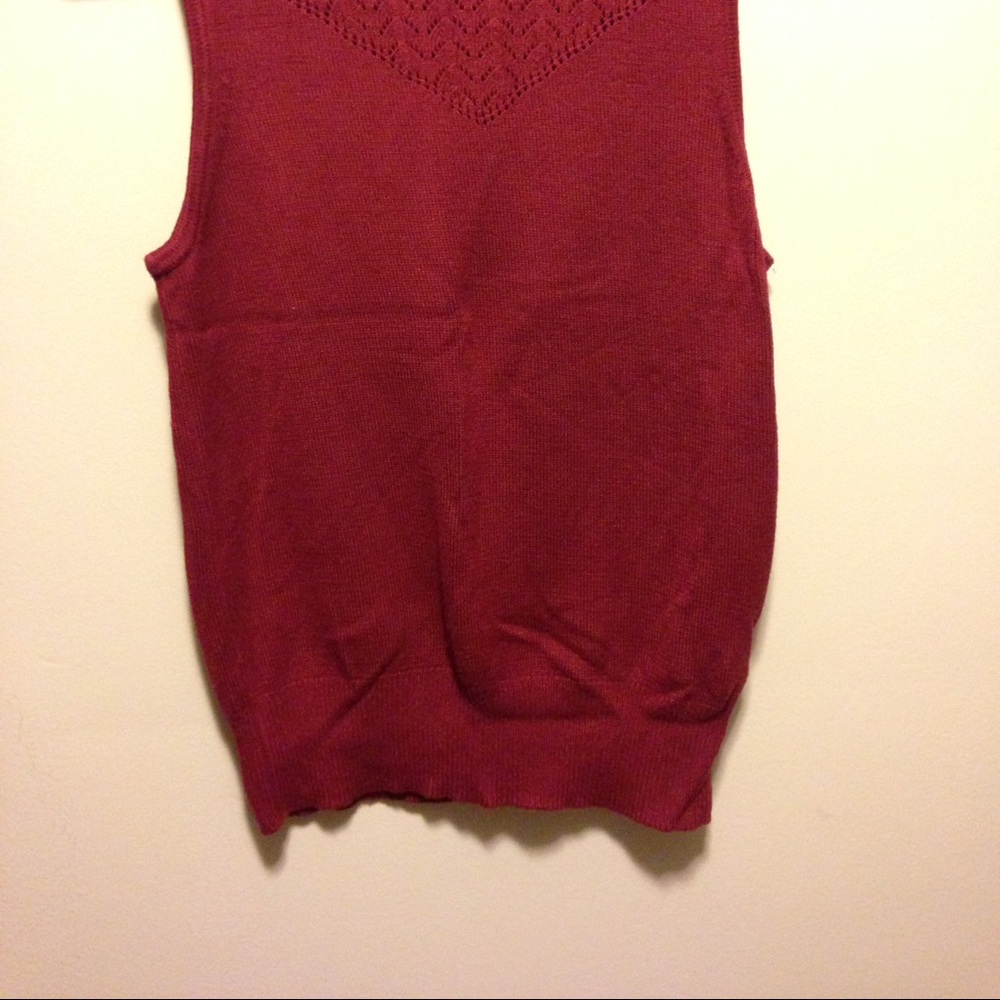 Red top - Picture 2 of 5