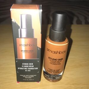 Studio skin Hydrating Foundation Smashbox