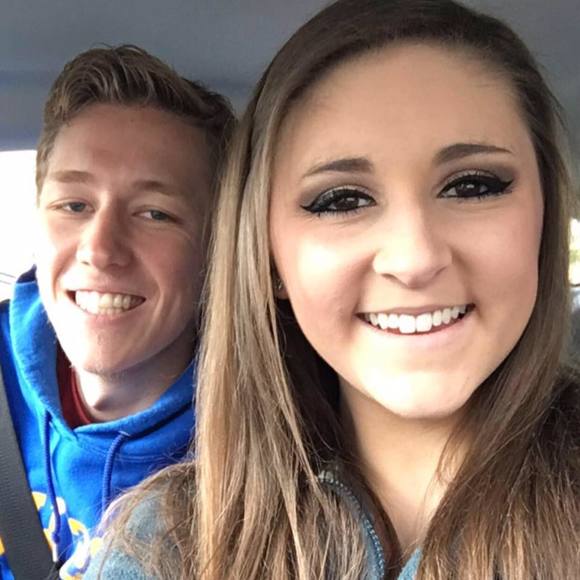 Meet your Posher, Alyssa - Picture 1 of 1