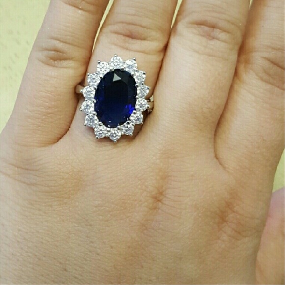 (only 1 size 7 left) 18k Sapphire Swarovski Ring - Picture 2 of 6
