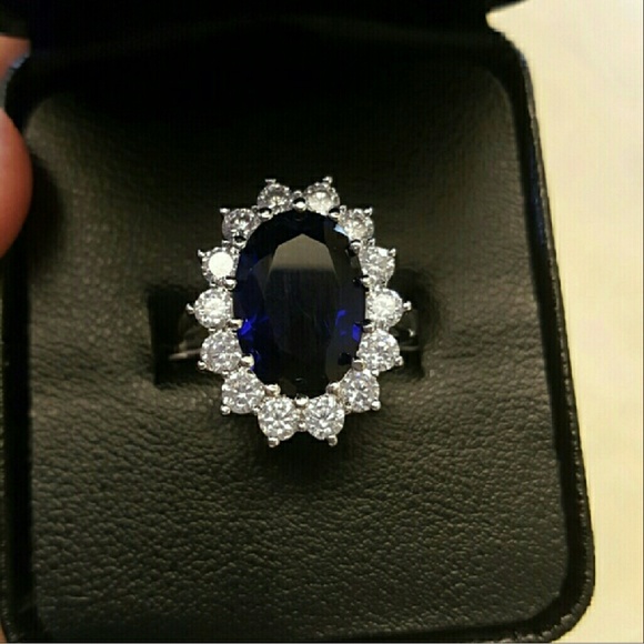 (only 1 size 7 left) 18k Sapphire Swarovski Ring - Picture 3 of 6