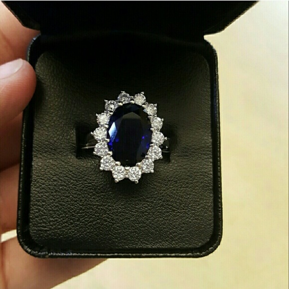 (only 1 size 7 left) 18k Sapphire Swarovski Ring - Picture 4 of 6