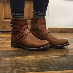 FRYE BOOTS VERONICA BELTED SHORT BOOTS SIZE 7.5