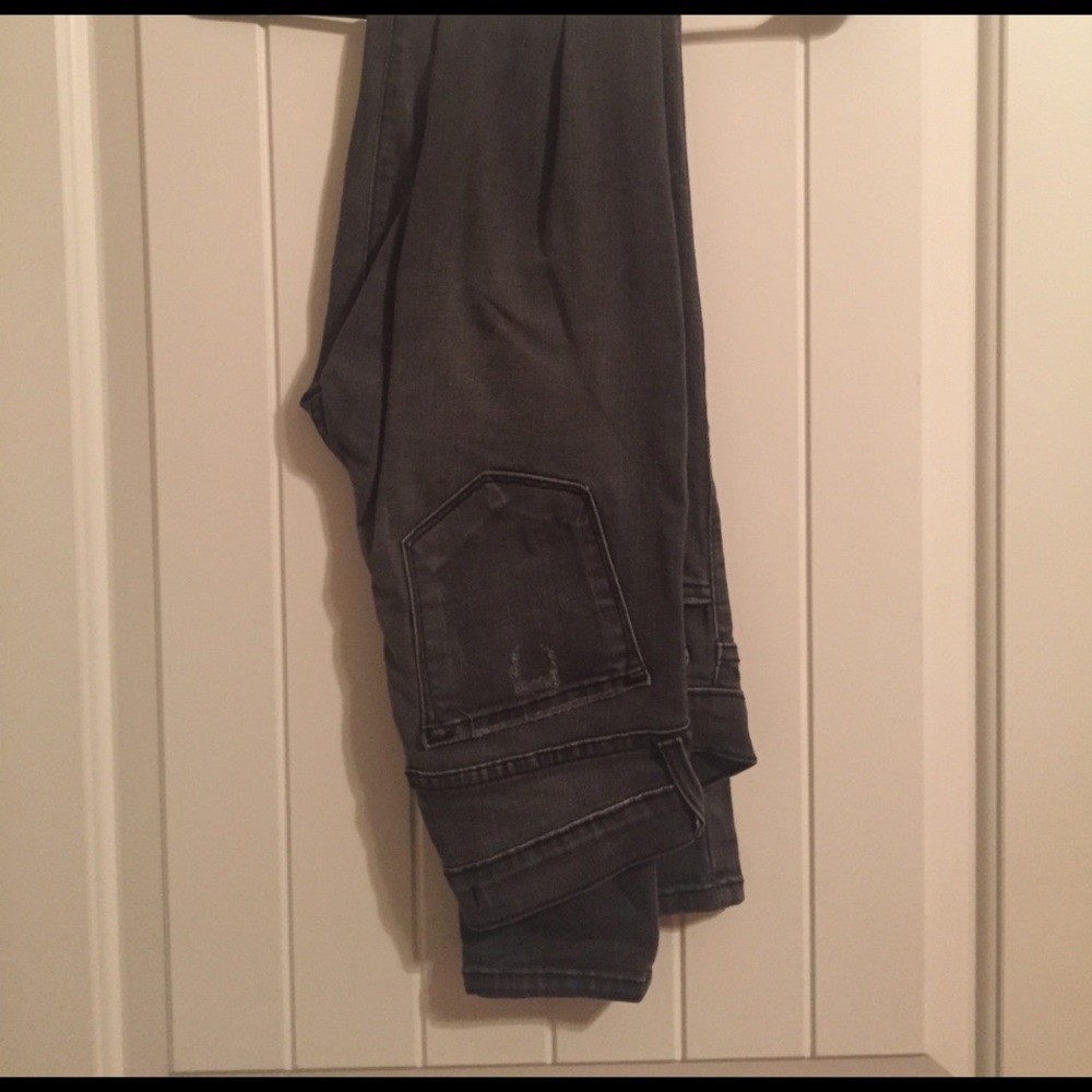 Grey skinny