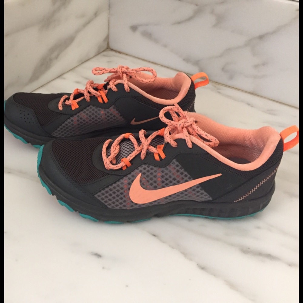 Limited edition pastel Nike shoes size 9