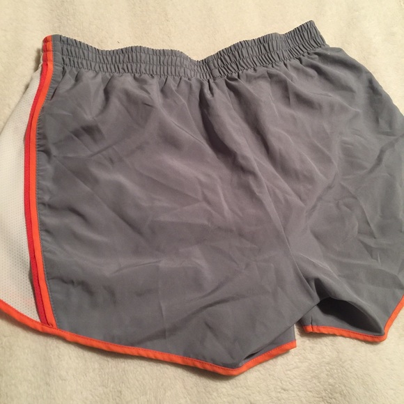 Nike Women's running shorts Medium - Picture 5 of 5
