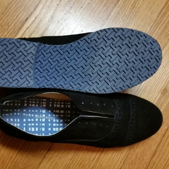 Women's Black Suede Tommy Hilfiger Slip-on Oxfords - Picture 2 of 3