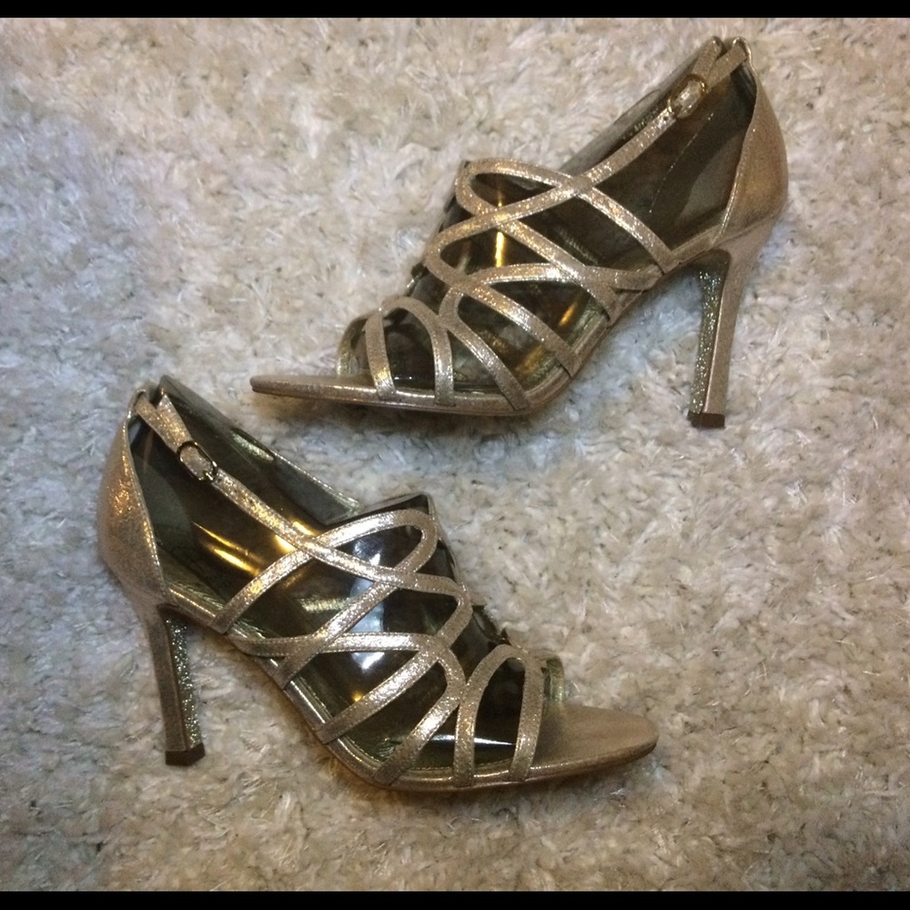 Adrianna Papell Gold Metallic Heels