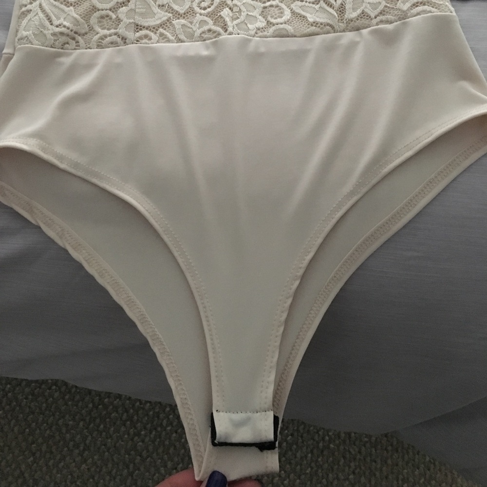Natural Color Lace Bodysuit - Picture 3 of 3